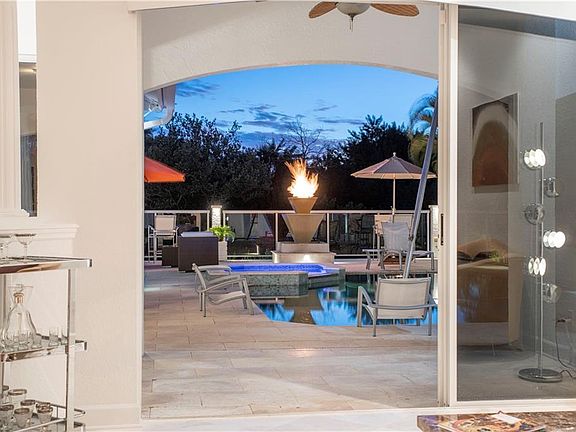 3rd image of 6056 Pasadena Point Blvd