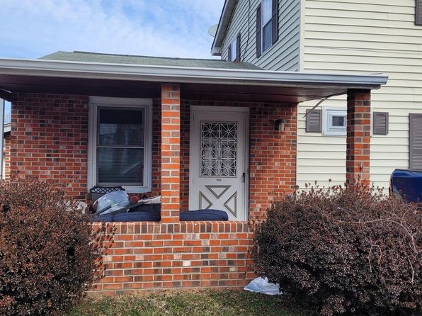 38 Governors Gate Ln, Linthicum, MD 21090