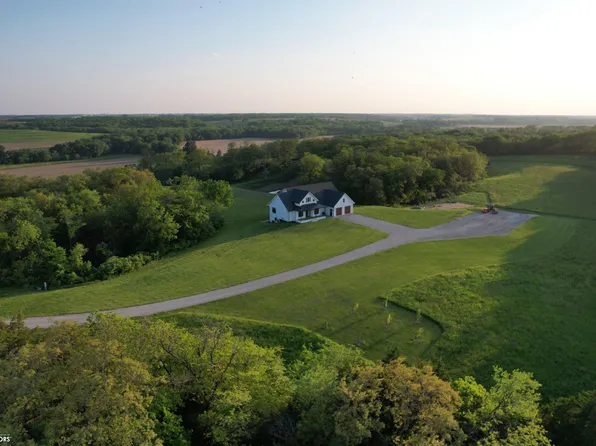 1382 Spruce Ave, Brighton, IA 52540