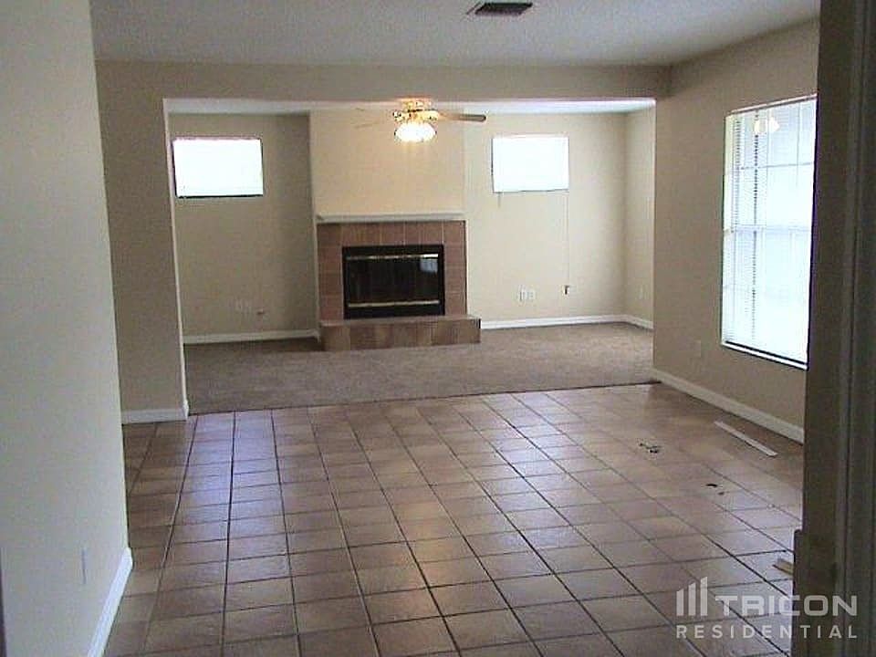 2nd image of 4589 La Vista Rd