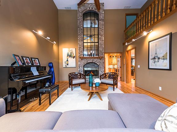 3rd image of 4441 Plum Creek Ln