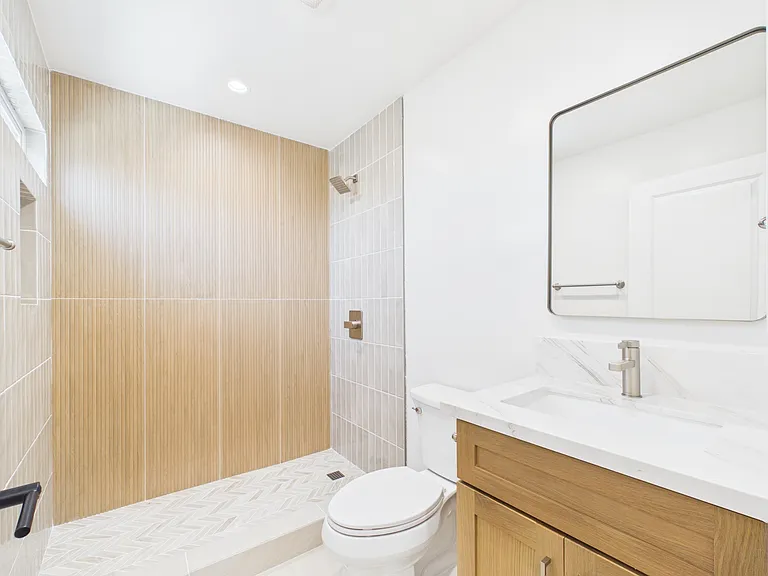 1130 W Redwood St — Photo 10