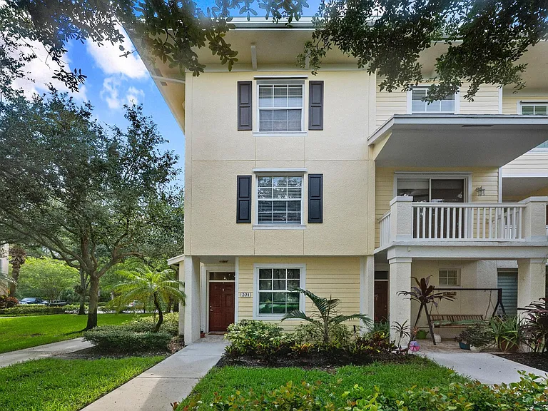 245 Murcia Dr #201 — Photo 3