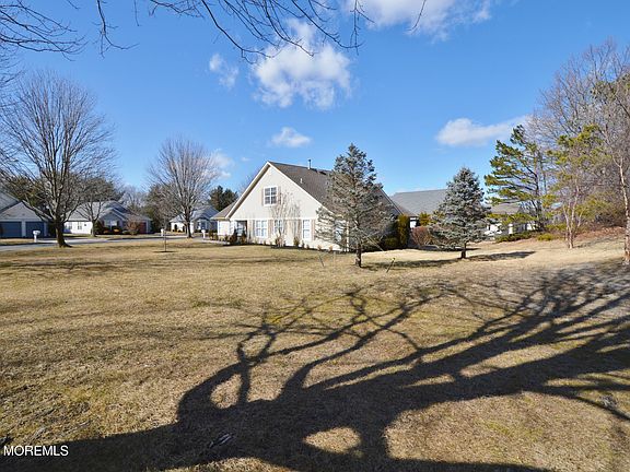 4th image of 2375 Torrington Drive
