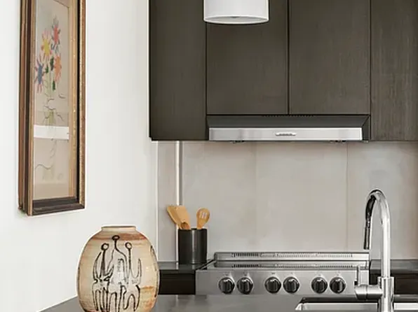 310 Livingston Street image 3 of 5