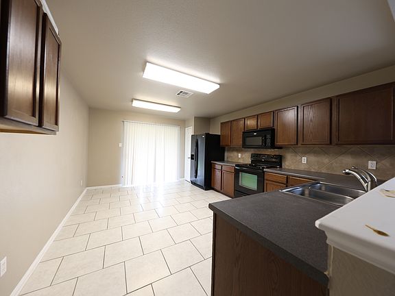 4th image of 25 Avrshire Ln