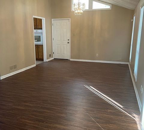 Living and dining combo