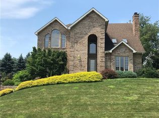 123 Hickory Heights Dr, Bridgeville, PA