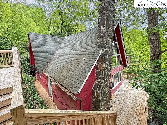 2nd image of 328 Laurel Trail