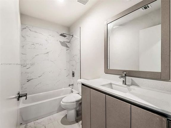 4th image of 19380 NE 26th Ave Unit 3209