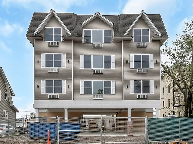 74 Broadway St #1A — Photo 12