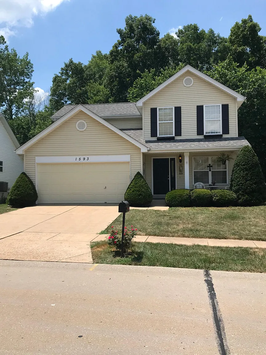 1593 Glenn Brooke Woods Cir photo 1