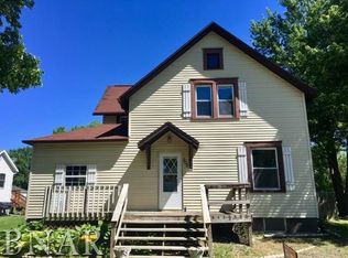 208 E 4th St, Gridley, IL 61744