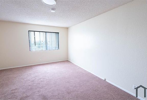 5th image of 14110 Kornblum Ave