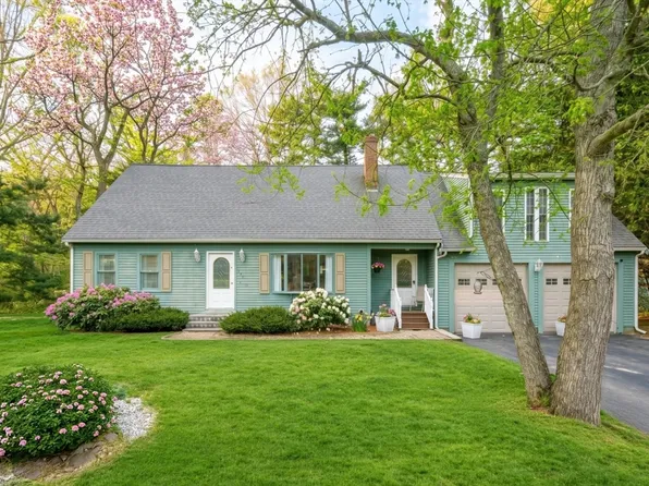 260 Shag Bark Rd, Taunton, MA 02780