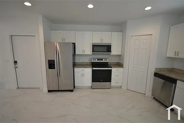 2197 Davis Ct — Photo 7
