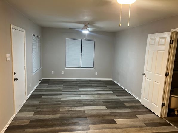 249 N Pecan St
