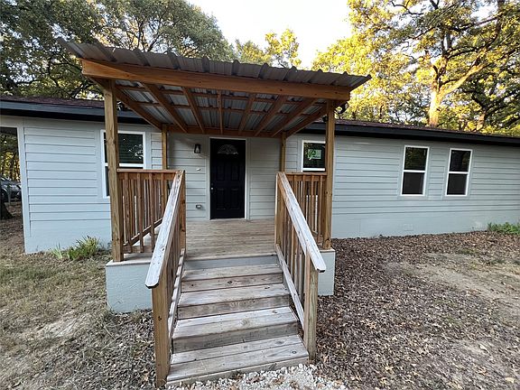5th image of 310 Eagle Dr