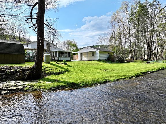 2nd image of 218 Beach Glen Rd