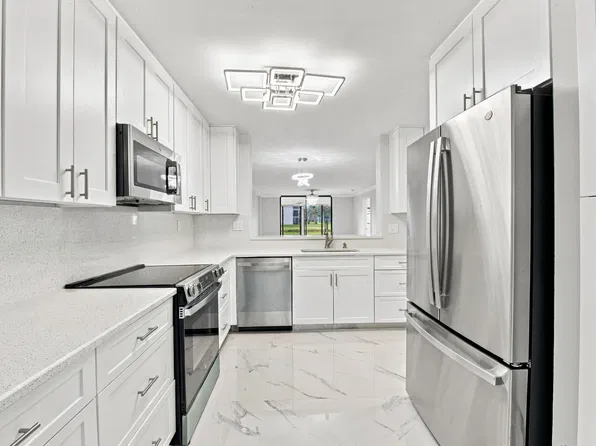 15324 LAKES OF DELRAY Boulevard #105, Delray Beach, FL 33484