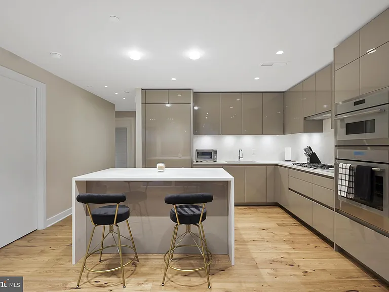 1781 N Pierce St #406 — Photo 7