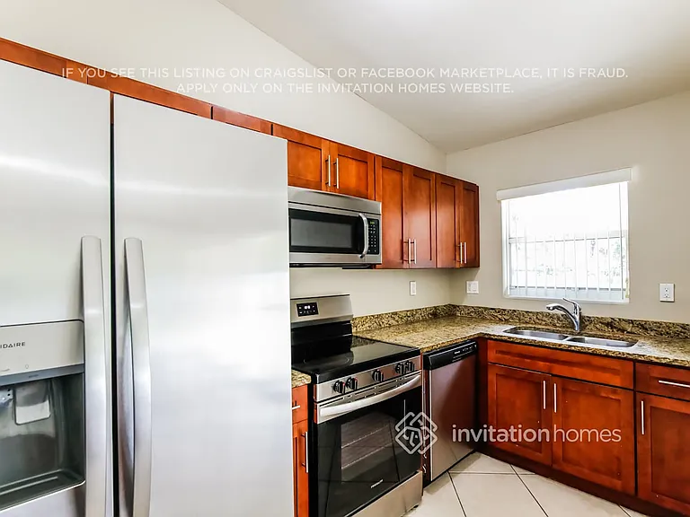 1192 NW 134th Pl — Photo 8