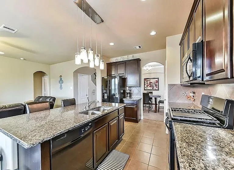 2575 Riverway Dr — Photo 12