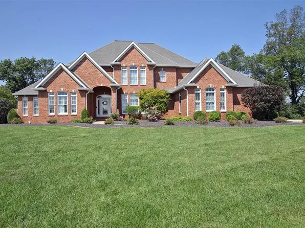 4247 English Oak Ln, Smithton, IL 62285