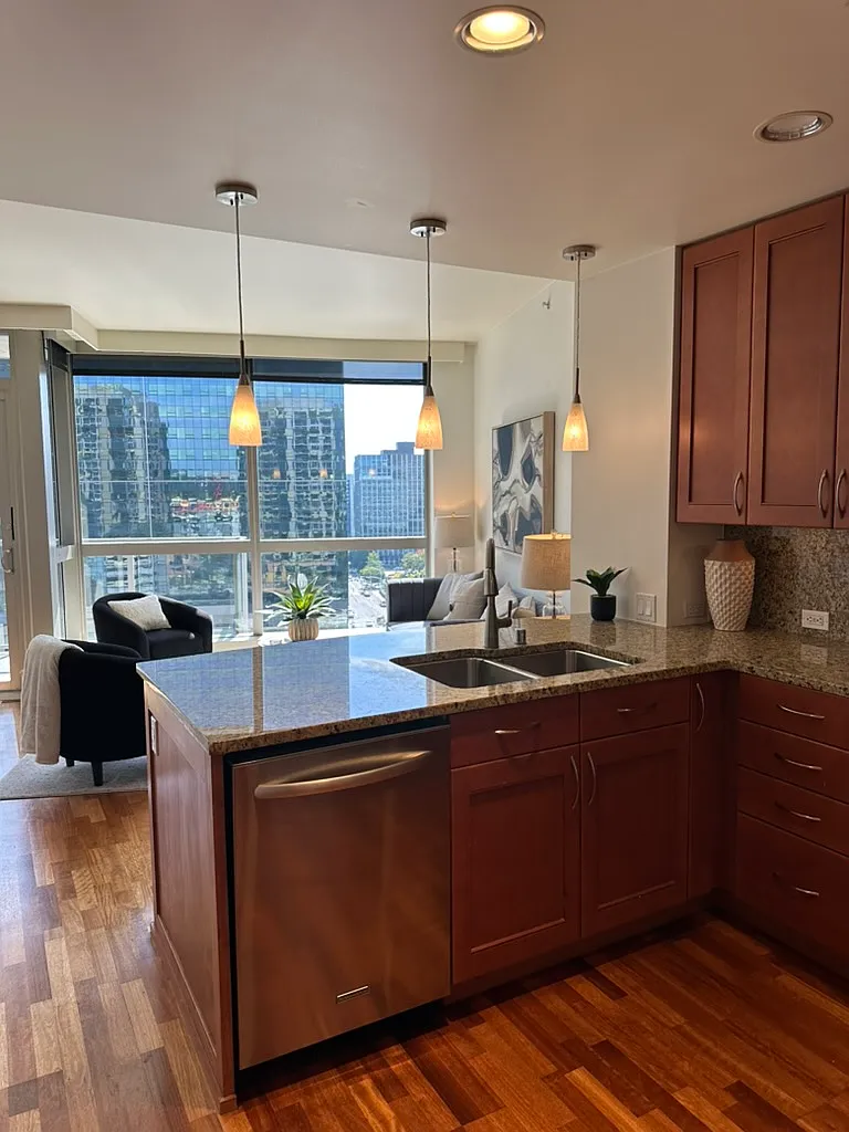 1 bed, 680 sqft, $2,595 — Photo 2