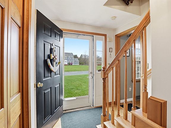 5th image of 60 Old Farm Rd