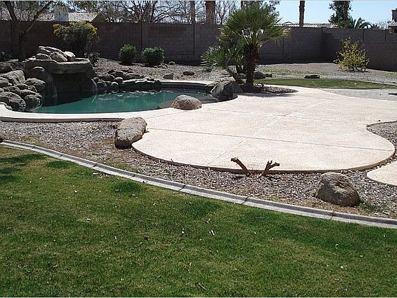 3rd image of 1271 W Wisteria Ct