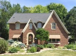 2423 S Webster Ave, Green Bay, WI 54301