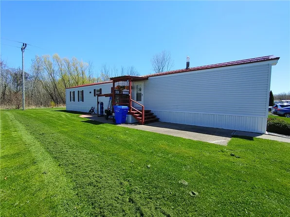 349 Sandybrook Dr, Hamlin, NY 14464