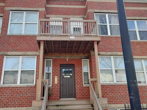 2225 W Warren Blvd #B3, Chicago, IL 60612