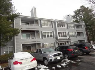 2312 Candlelight Ct, Helmetta, NJ 08828