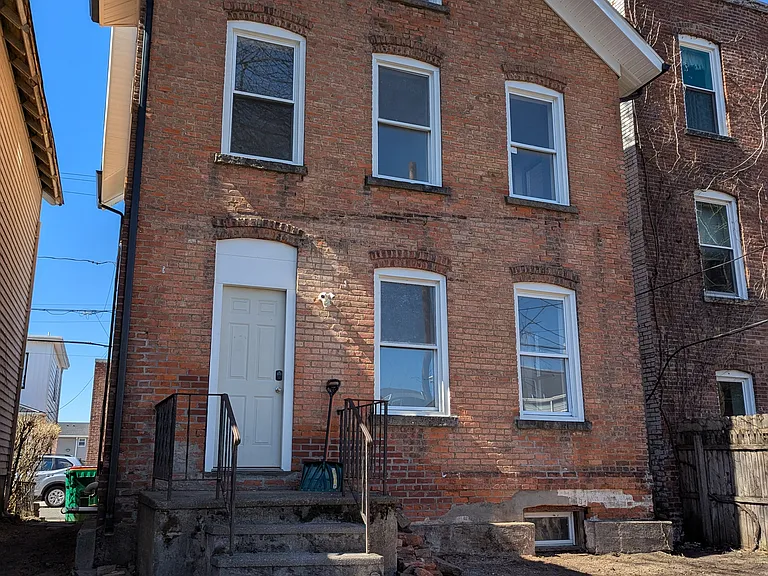 6 S Cedar St — Photo 41