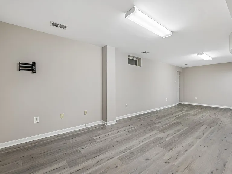 8647 Water Fall Dr — Photo 15