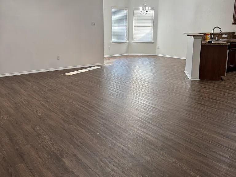 1006 Lancashire Ln — Photo 8