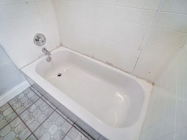 870 Rockdale Ave — Photo 22