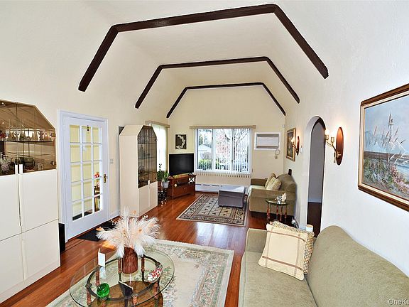 4th image of 24903 Rushmore Terrace