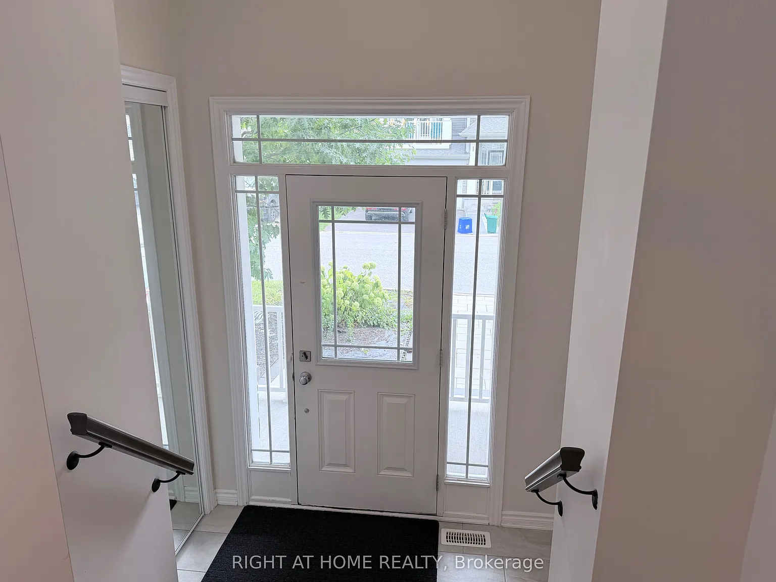 4 bed, $3,100 — Photo 2
