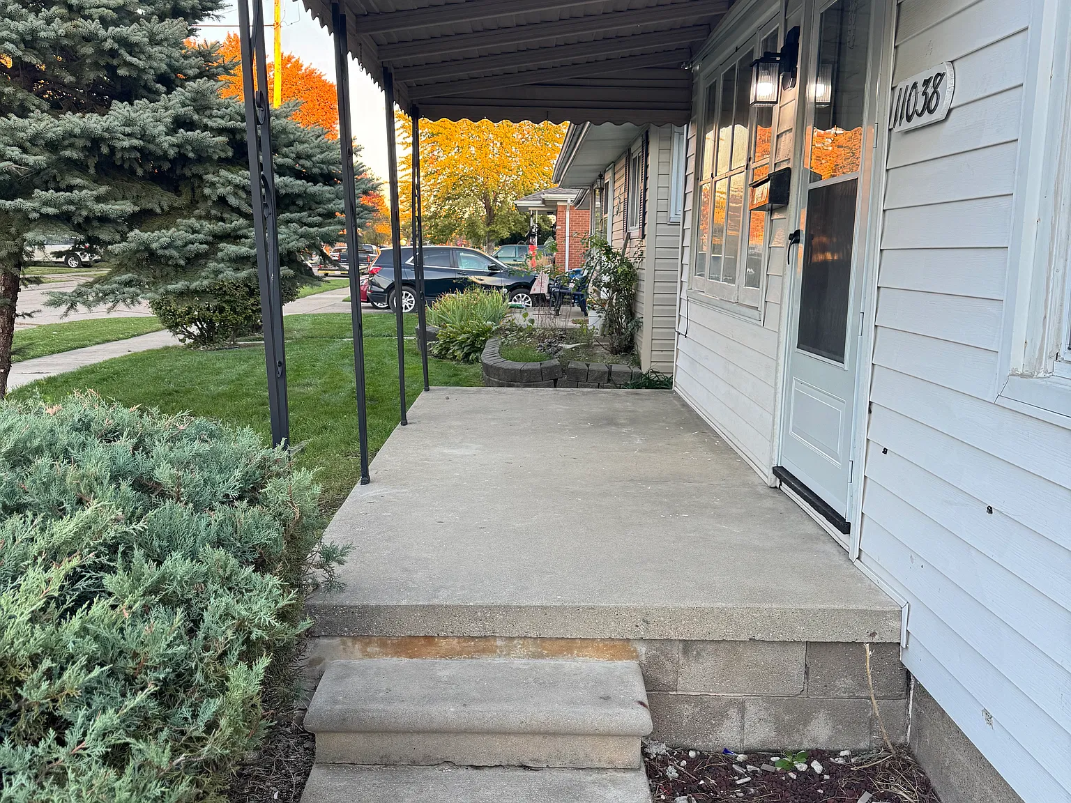 3 bed, 1150 sqft, $1,300 — Photo 2