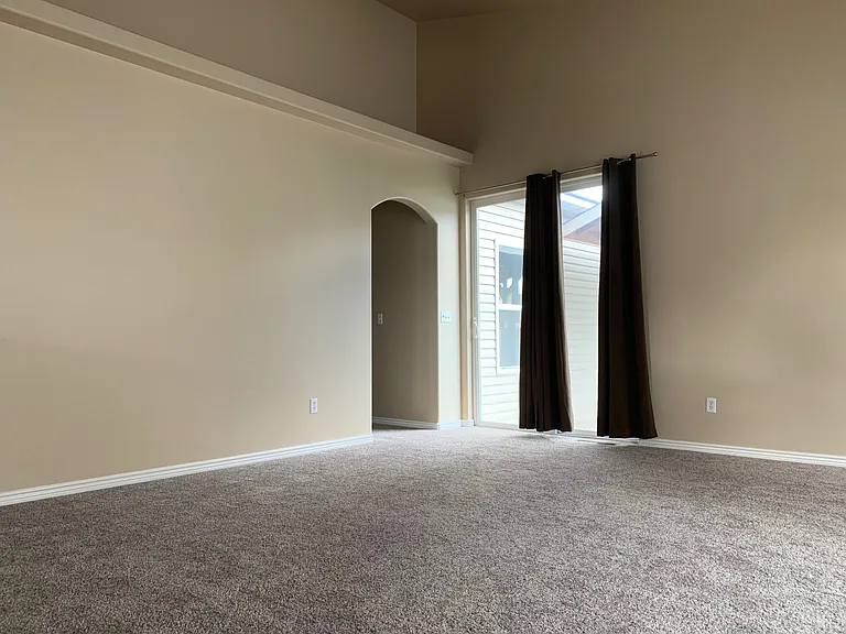 1504 Anny Dr E — Photo 13
