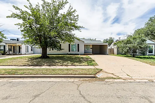 2307 32nd St Photo 1