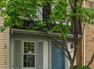 20520 Strath Haven Dr, Gaithersburg, MD 20886