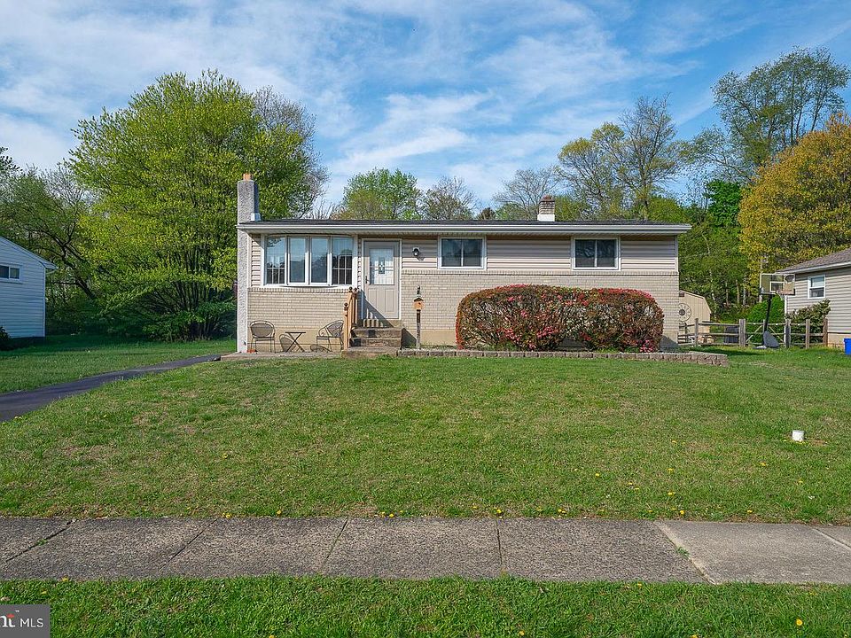 1st image of 102 Tuscany Rd