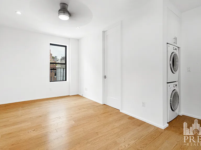 227 Waverly Pl #3E — Photo 2