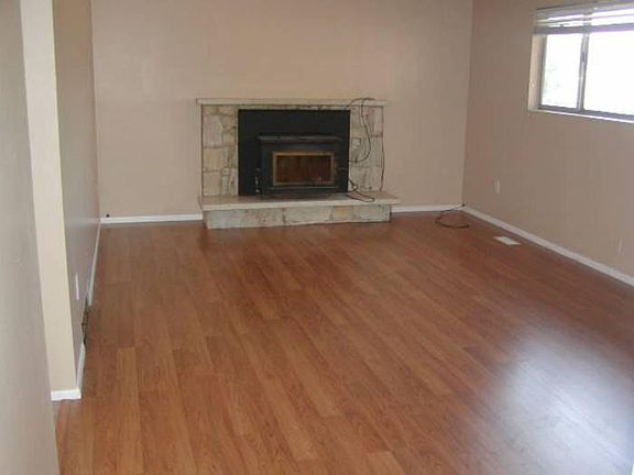 3rd image of 1096 E Bell Canyon Dr