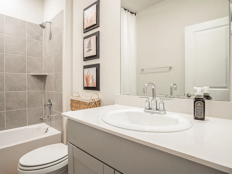 2401 Linto St — Photo 15