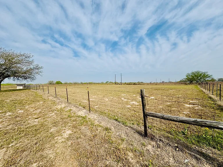 1185 FM 1540 — Photo 27